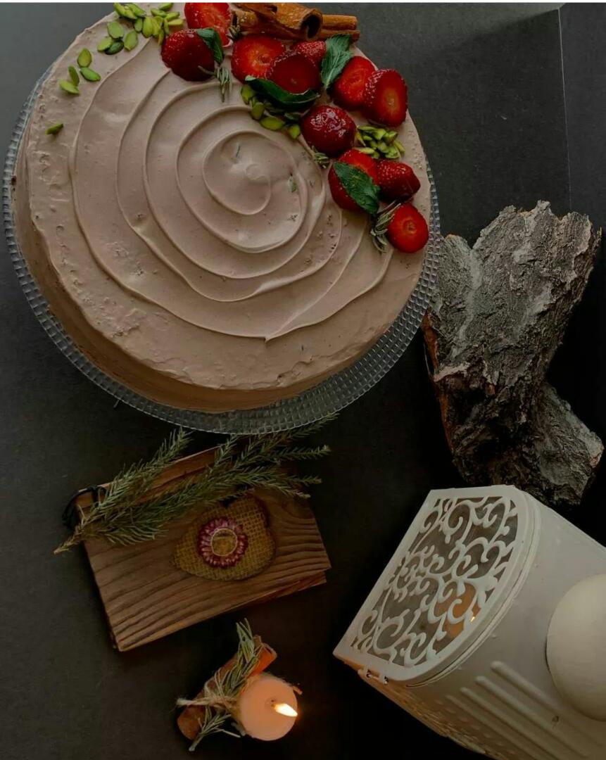 Chocolate cake with cream chocolate